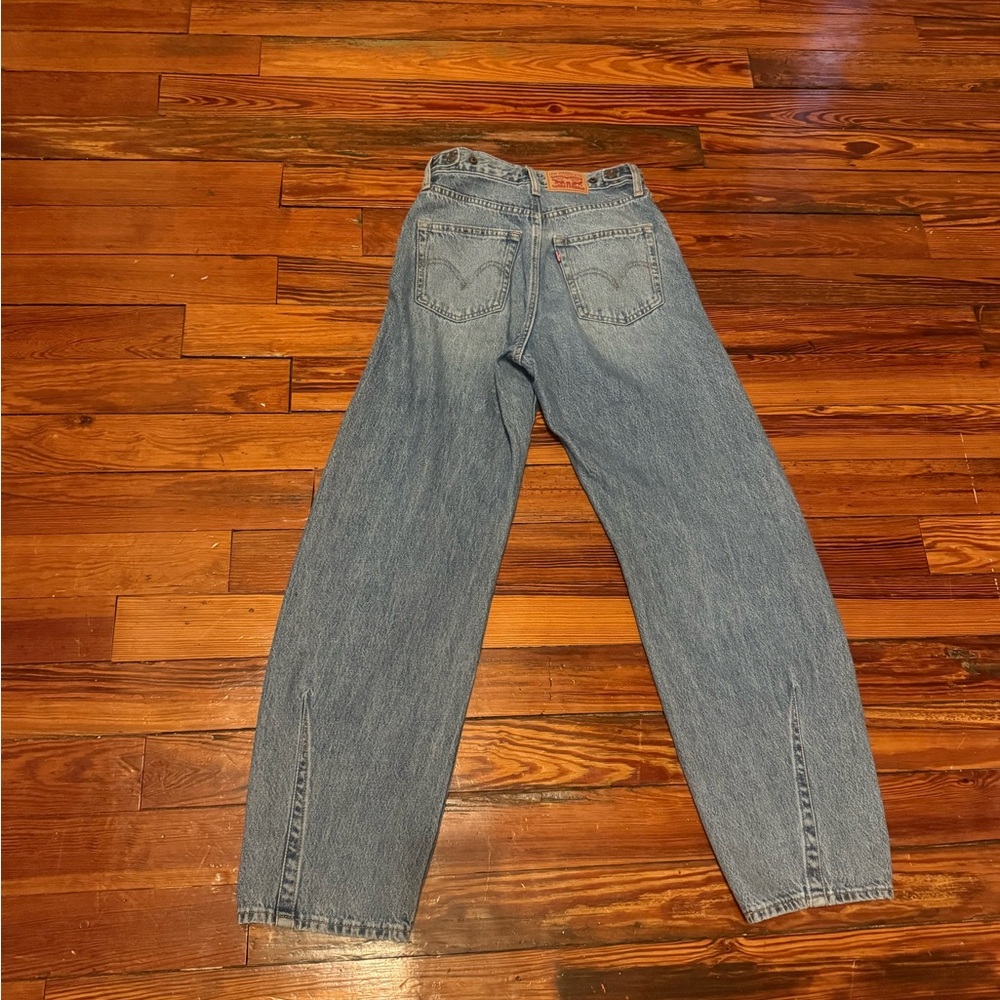 Levi's® Women's Cinch Barrel Jeans 25 - Picture 3 of 4